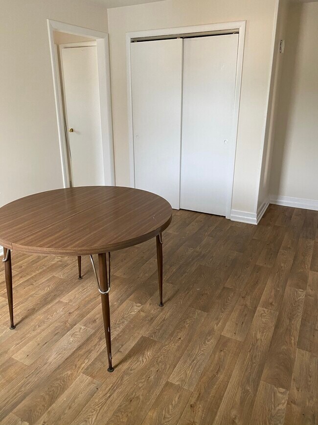 another view of dining room - 176 Ridge St