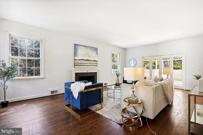 Building Photo - 5508 Dorset Ave