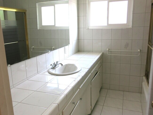 Building Photo - Spacious 5BR Home Just Steps from SDSU – Available August 2026