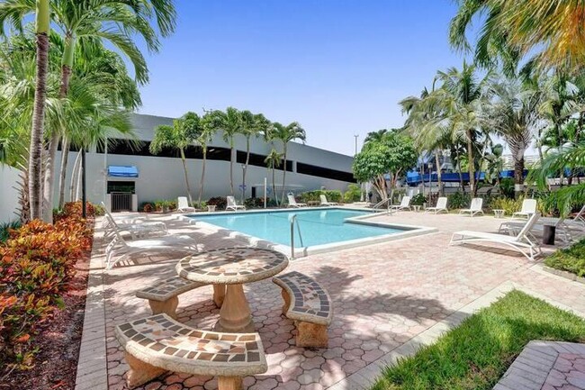 Building Photo - 3031 N Ocean Blvd