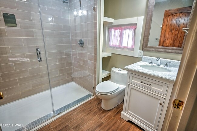 Building Photo - 424 Sunset Forest Dr