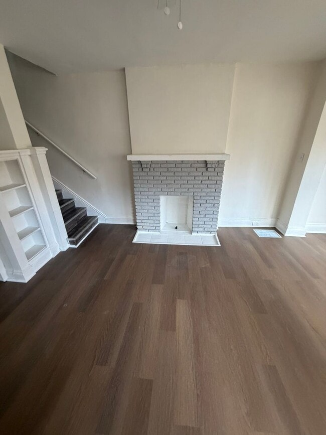 Building Photo - 3242-3242 Sycamore Rd