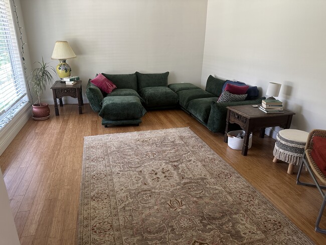 Living room - 1512 Gary St