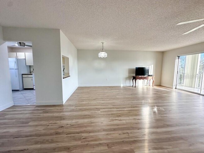 Building Photo - 3640 Ironwood Cir