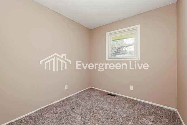 Building Photo - 5090 Altrim Rd