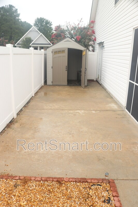 Building Photo - 624 Dunloe Cir
