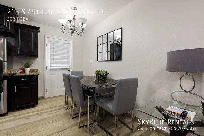 Building Photo - 213 S 49th St