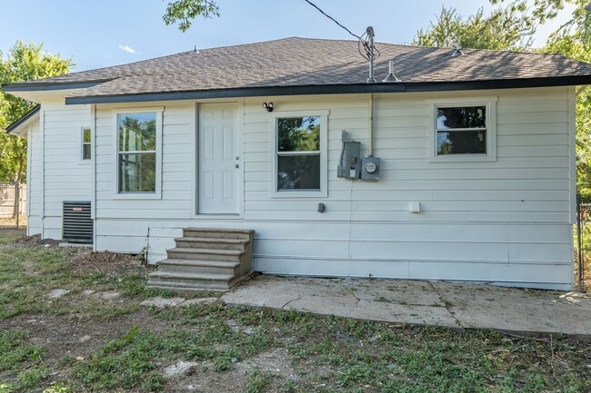 Building Photo - 1013 N 16th St