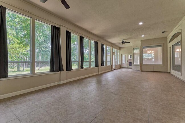 Building Photo - 10506 Crestwater Cir