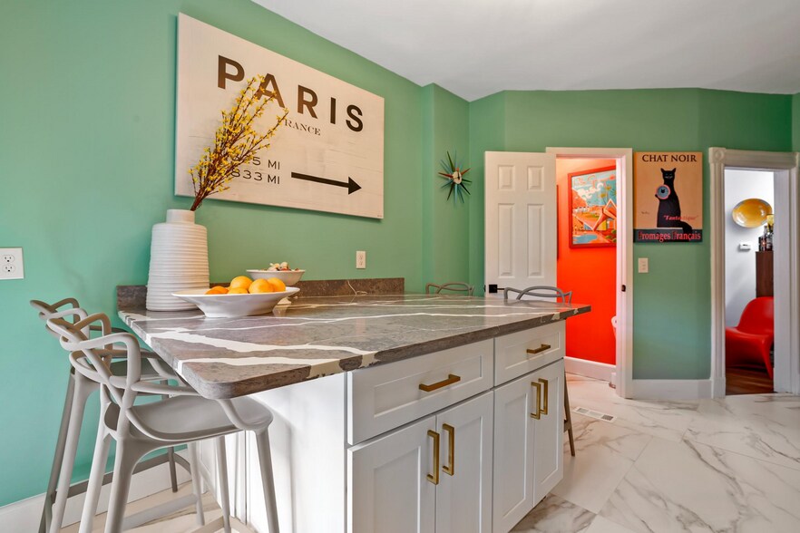 Building Photo - 1225 33rd St NW