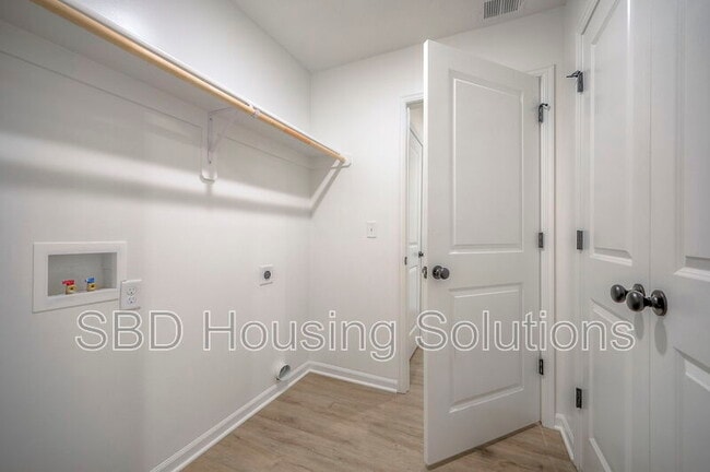 Building Photo - 9045 E 85th Pl