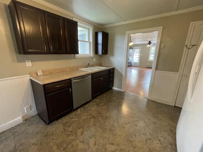 Building Photo - 3 Bedroom 1 Bath in Carlisle, PA!