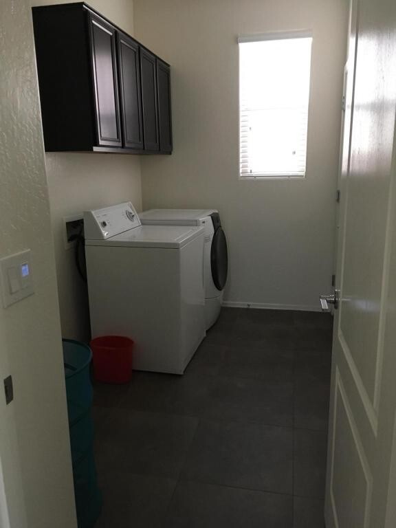 Building Photo - Exquisite Chandler 4 bed 3 bath home with Community Pool!!