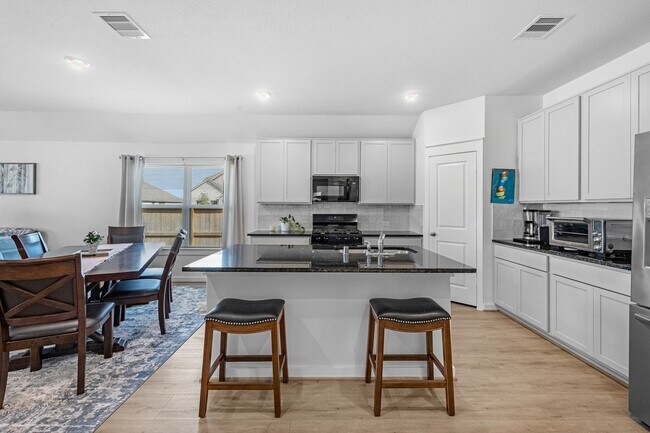 Building Photo - 4685 Cleo Day Dr