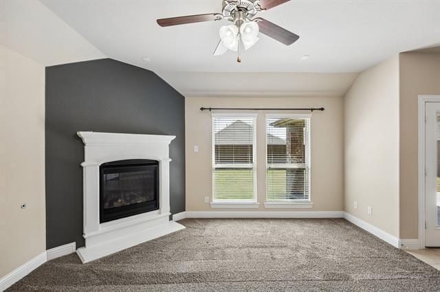 Building Photo - 945 Bluebird Way