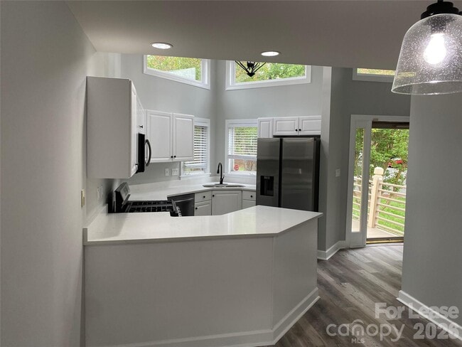 Building Photo - 14550 Waterside Dr