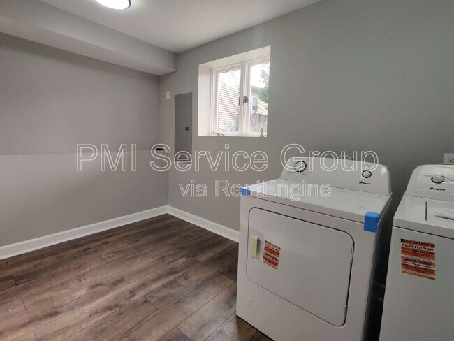 Building Photo - 4025 Williams St