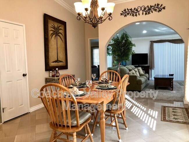 Building Photo - 500 S Farrell Dr