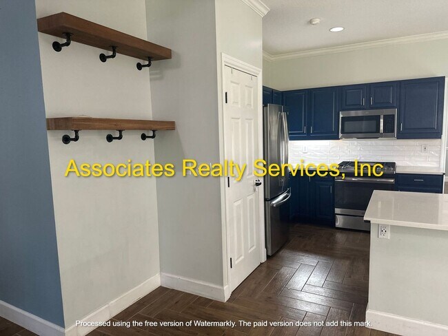 Building Photo - Beautiful Family home in Mentone!