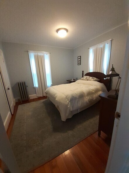 1st nedroom - 29 Rose St