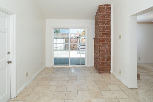 Building Photo - Beautiful & Spacious Home in Rowland Heights