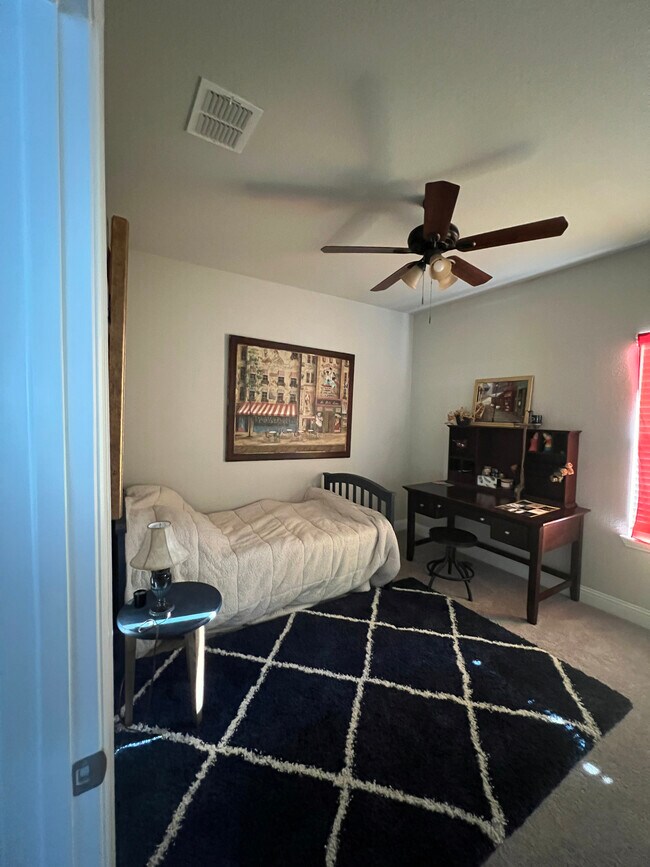 Upstairs bedroom 2 - 1610 Charismatic Ct