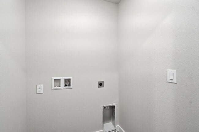 Building Photo - Now Leasing – Don’t Miss Out on Hampton Hills