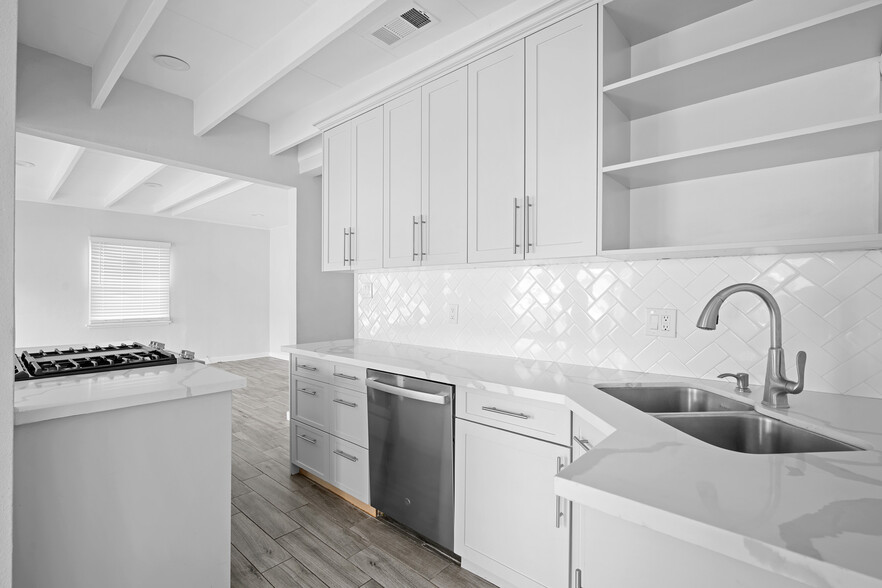Building Photo - 7726 Le Berthon St