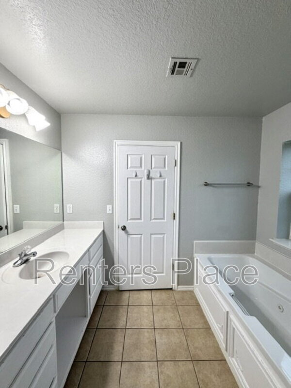 Building Photo - 12169 N 107th E Pl