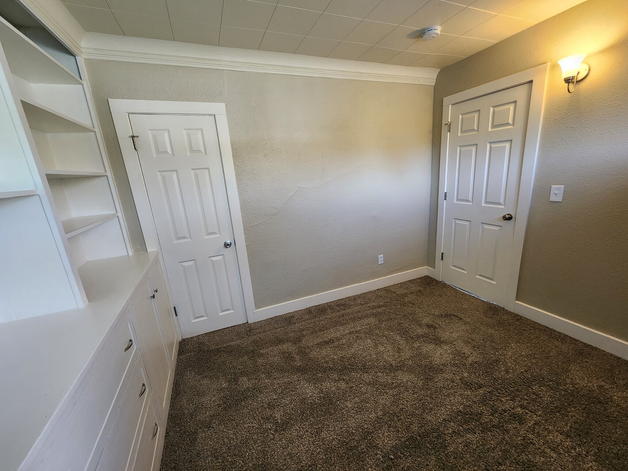 Bedroom 1 - 811 N Junett St