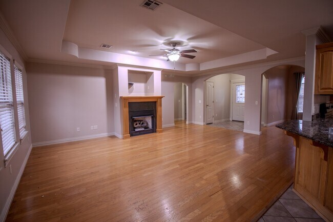 Building Photo - 202 Dawn Dr