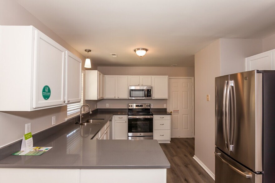 Building Photo - 12526 Cheryl Anne Pl