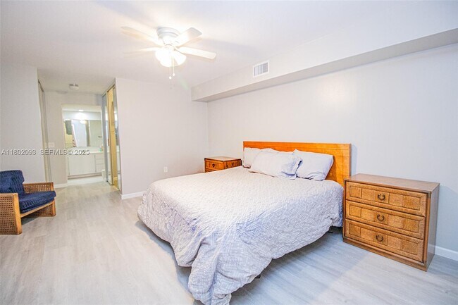 Building Photo - 1410 14th Terrace