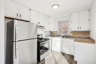 Building Photo - Beautiful 2 Bedroom 1 Bathroom house in Kansas City!