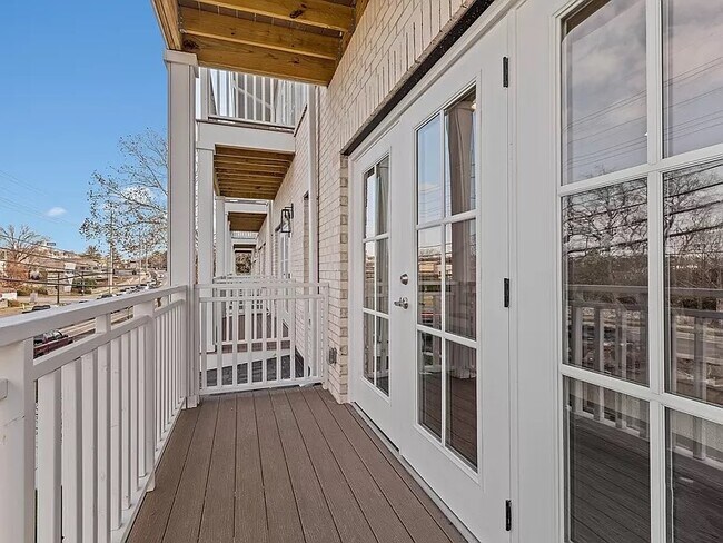 Building Photo - 6719 Charlotte Pike