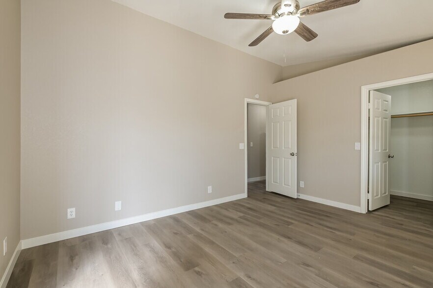 Building Photo - 4901 Metpark Dr