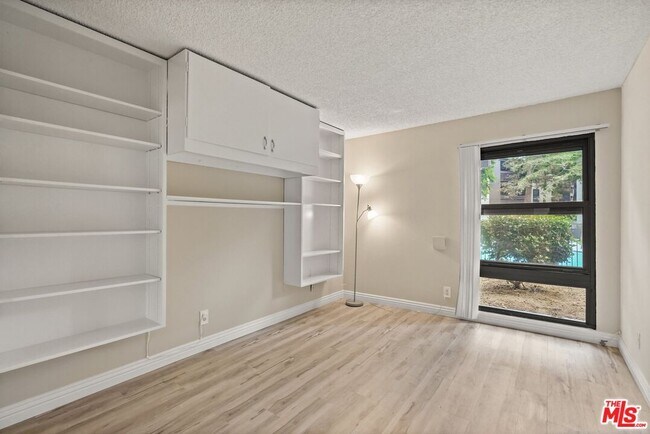 Building Photo - 7740 Redlands St