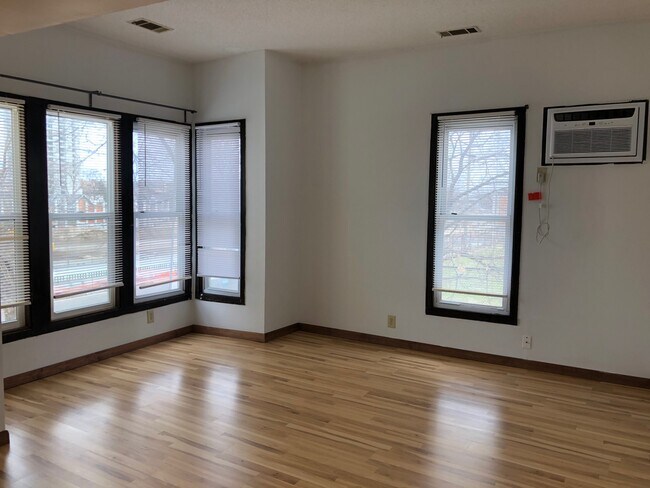 Primary Photo - 2428 4th Ave