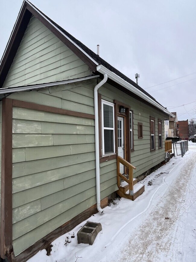 Building Photo - 3794 W 31st St