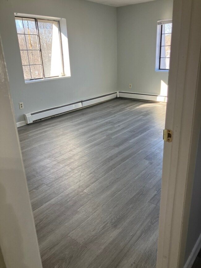 Building Photo - 119 Grove St