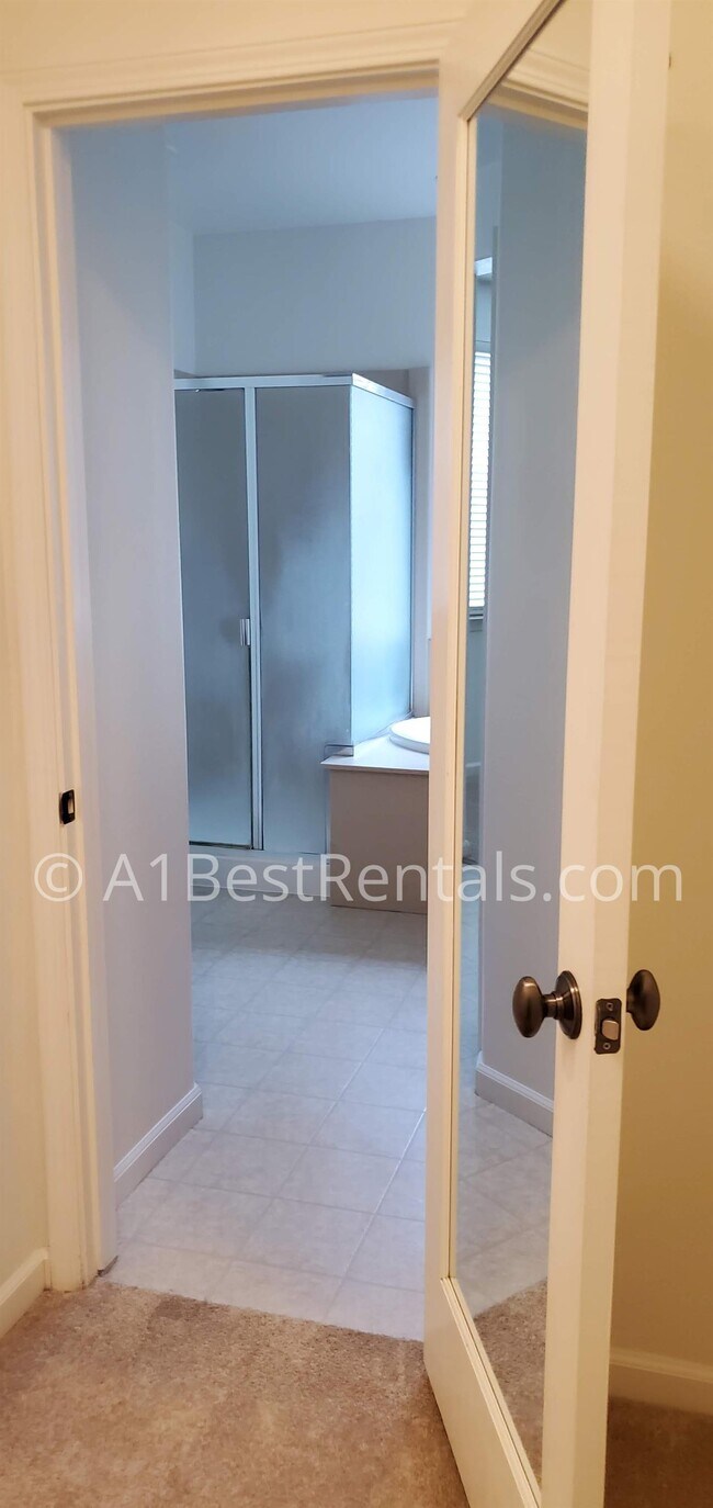 Building Photo - 2513 Guadalajara Dr