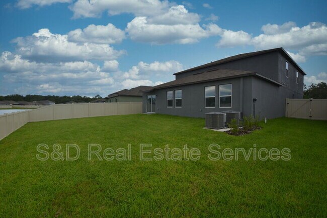 Building Photo - 1855 Red Loop