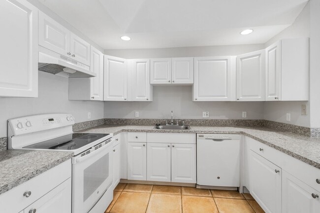 Building Photo - Spacious Duplex in SW Cape Coral