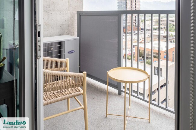 Building Photo - 151 S State St