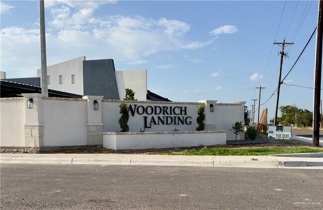 Building Photo - 1303 Rosewood Ln