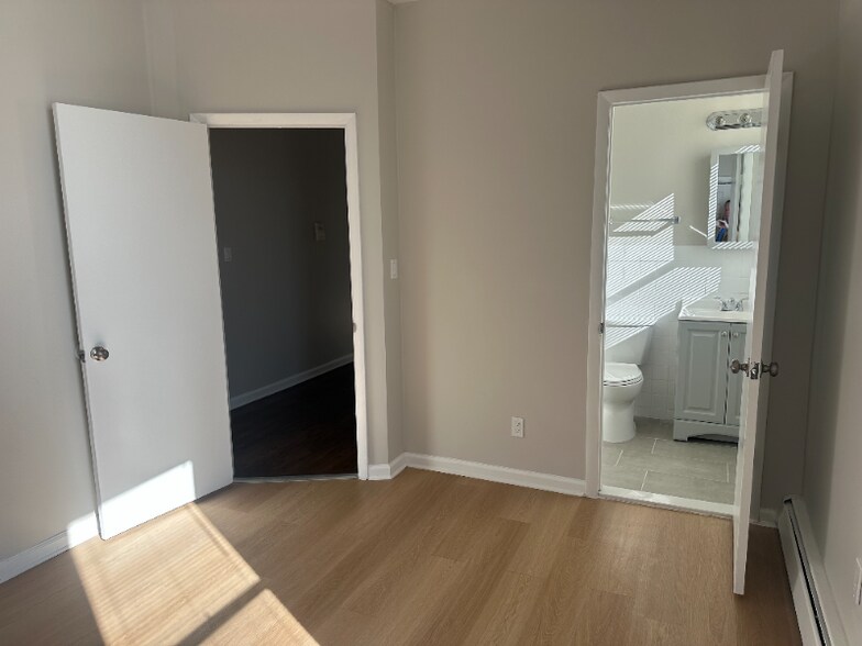 Building Photo - 67 Brinkerhoff St