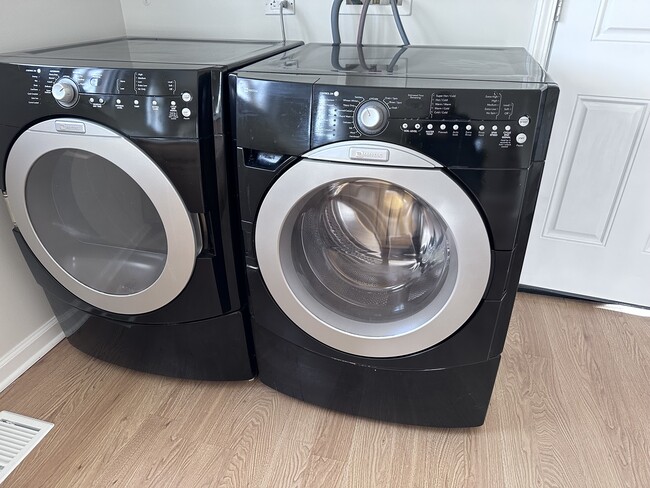 Building Photo - 4001 W 90th Pl