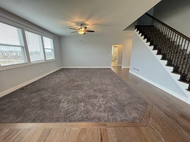 Building Photo - Luxury 5BR 4 BA Home w/ Pool and Clubhouse Access in GREAT location!