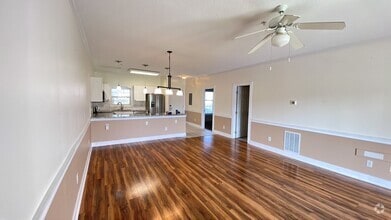 Building Photo - Updated 2 bedroom/2 bath unfurnished condo...