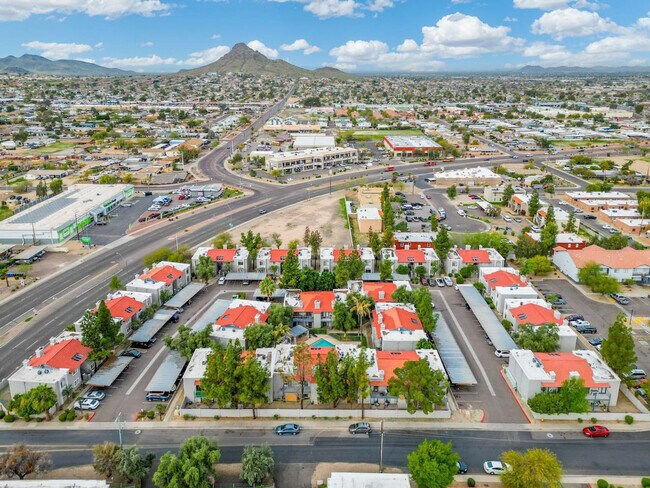 Building Photo - 15402 N 28th St